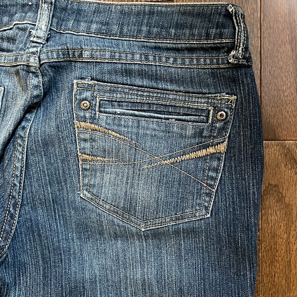 Aeropostale low rise cropped jeans sz 3/4 - Picture 4 of 5